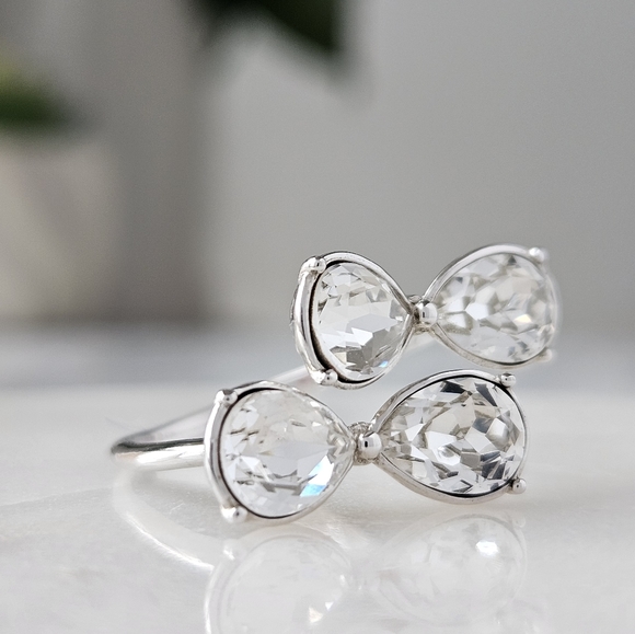 Official Swarovski Crystal bow Ring, Made with solid 925 Sterling Silver - Picture 5 of 10